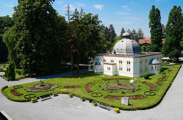 Julijev zdravilišni park