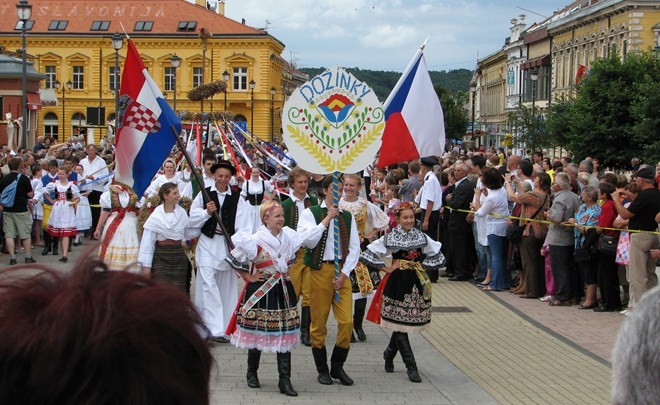 DOŽÍNKY
