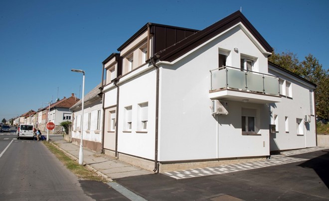 Apartma Oaza1 **