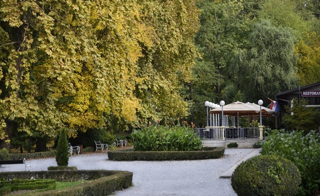 Julijev zdraviliški park