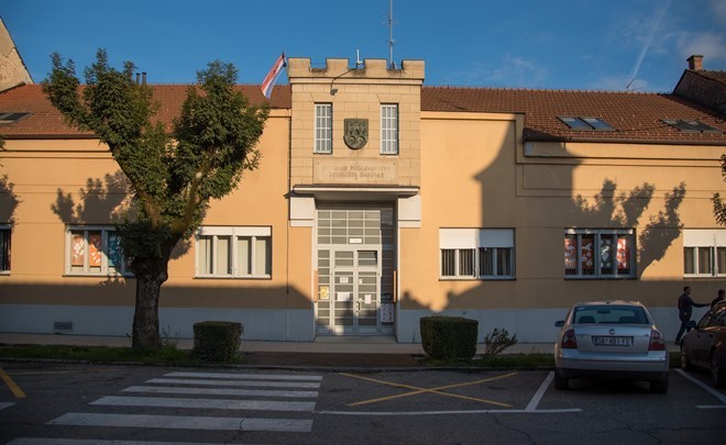 Knihovna a čítárna