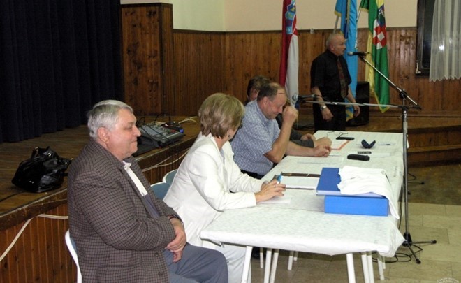 Nemci in Avstrijci